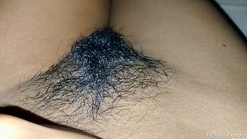 Sri lankan teen masturbates on bed - MyDesiTube.com