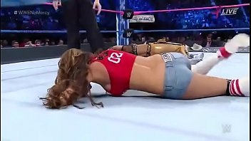 Nikki Bella vs Carmella. No Mercy 2016.