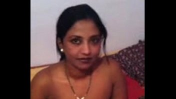 Indian Auntie Shows Tits-XCAM5.COM