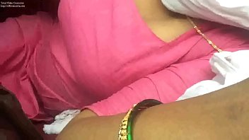 Bhabhi boobs cleavage in sleeper bus